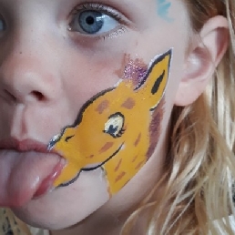 Face painting in any theme