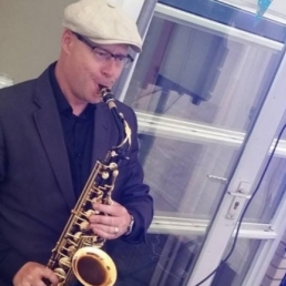 Saxophonist Robert Lamme