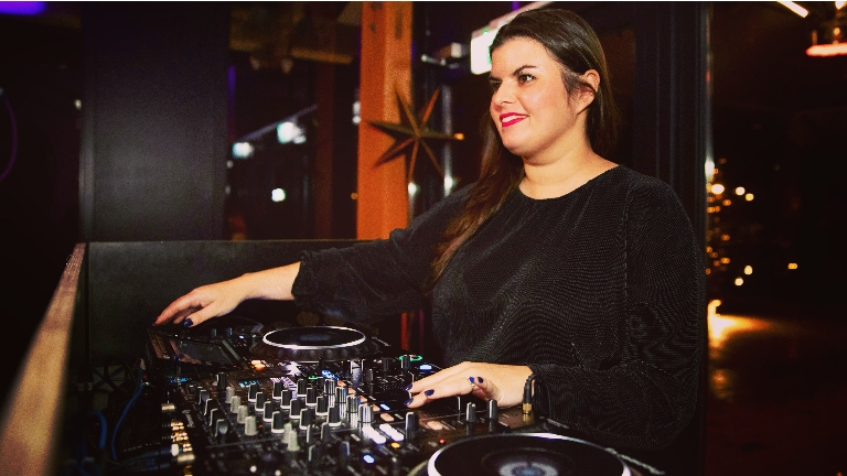 Vrouwelijke DJ - Privé feest