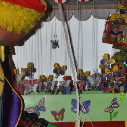 Clown Ouderkerk aan de Amstel  (NL) Pepe's Butterfly Garden Rope Pull Cart