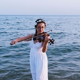 Violinist Rotterdam  (NL) Maria Dorri (violinist)
