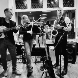 Band Huissen  (NL) trio IT's M.E. & Friends