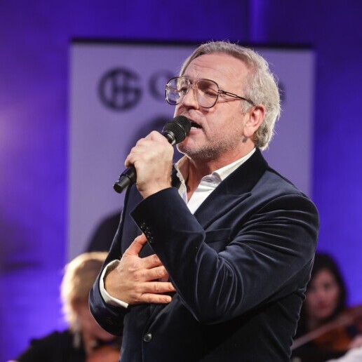 Singer (male) Amsterdam  (NL) 