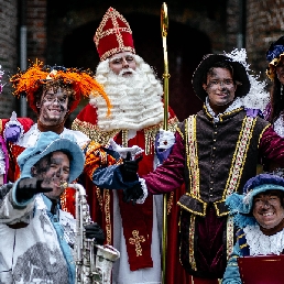 De echte Sinterklaas & 2 Roetveegpieten