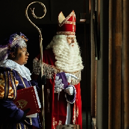 De echte Sinterklaas & 2 Roetveegpieten