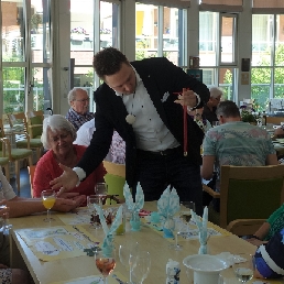 Lars van Tuijl: Table magician (2 hours)