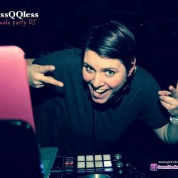 DJ missQQless (set 2 uur)