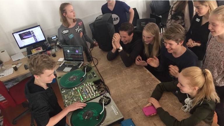 DJ mixing workshop