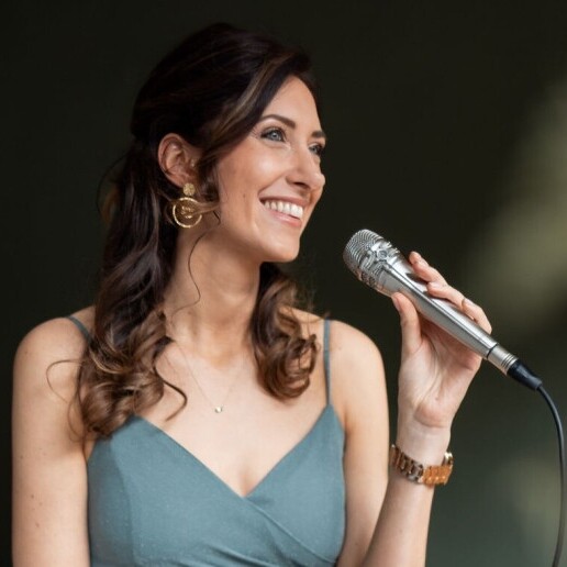 Singer (female) Weert  (NL) 