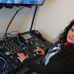 DJ Veenendaal  (NL) Female all-round DJ.