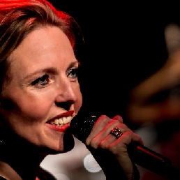 Christmas singer Dieke van Hoften