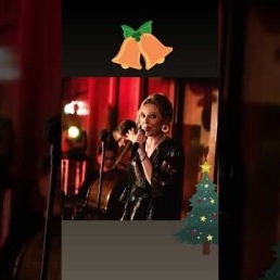 Christmas singer Dieke van Hoften