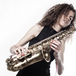 Saxofonist Amsterdam  (NL) Saxofoniste Sanne Landvreugd