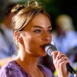 Singer (female) Amsterdam  (NL) Saar Sings