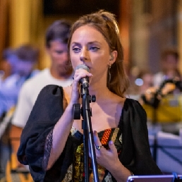 Singer (female) Amsterdam  (NL) Saar Sings (solo)