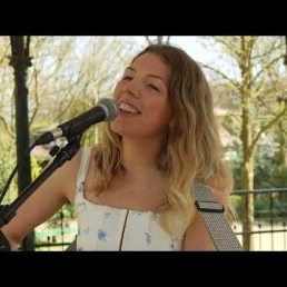 Ceremony wedding singer with guitar