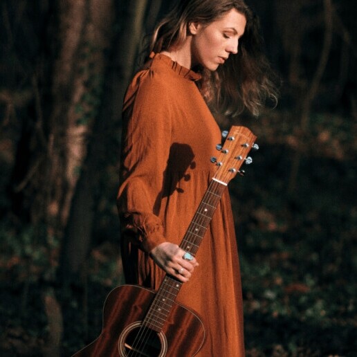Singer (female) Egmond aan Zee  (NL) 