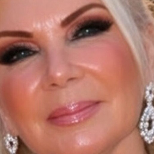 Singer (female) Almere  (NL) 