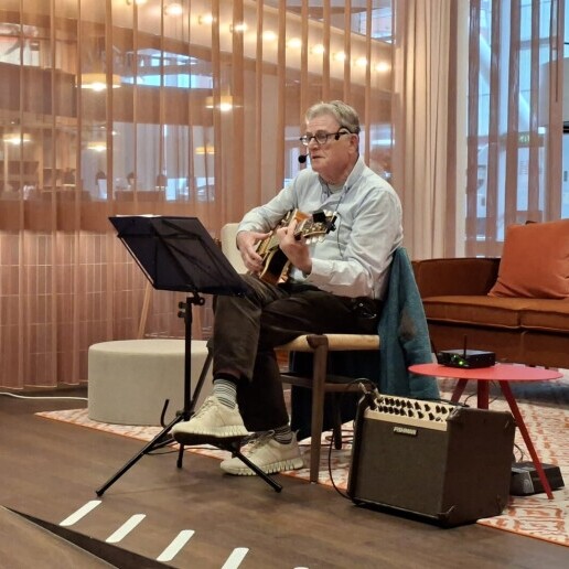 Singer (male) Nieuwegein  (NL) 