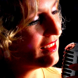 Singer (female) Uithoorn  (NL) christmas jazz singer Juuzz