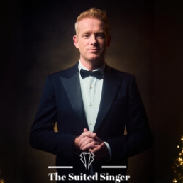 Singer (male) Tilburg  (NL) The Suited Singer | Cozy Christmas