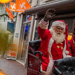Real Santa and elf rental? (NL/DE/ENG)