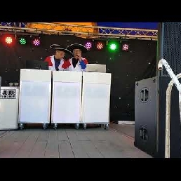 Party DJs Aart and Daan