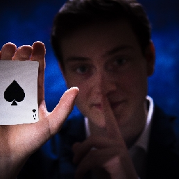 Magician Roermond  (NL) Comedy Magic Show