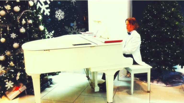 Pianist Thomas Alexander - Christmas act