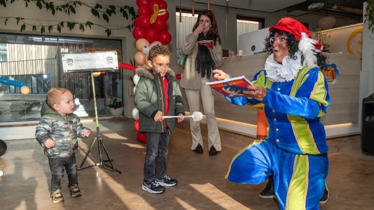 De Hulpsinterklaas met Goochelpieten