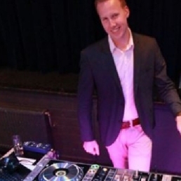 All-round Wedding DJ Mike