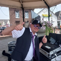 Allround DJ en zanger Erwin Klee