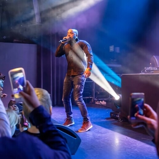 Singer (male) Den Haag  (NL) 