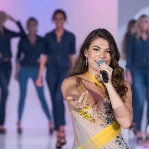 Singer (female) Amsterdam  (NL) 