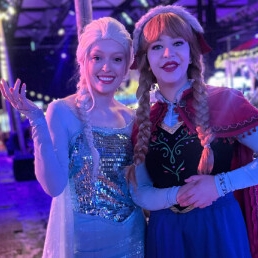 Character/Mascott Diemen  (NL) Hiring snow sisters Anna and Elsa