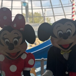 Mascotte inhuren Mickey en Minnie