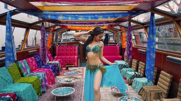 Belly dancer Noor (Egypt)