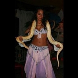 Buikdanseres Mariana met slang