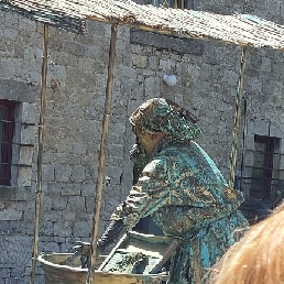 Living Statue the Washerwoman
