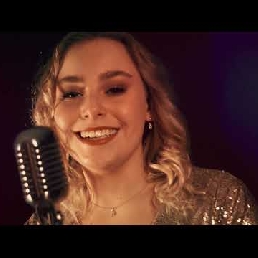 Singer (female) Geleen  (NL) Nomi Stern