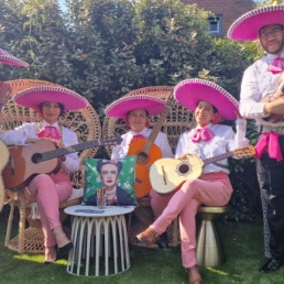 Viva la Vida de Frida Mariachi band