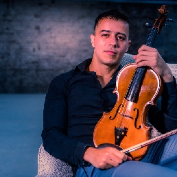 Violinist Julian