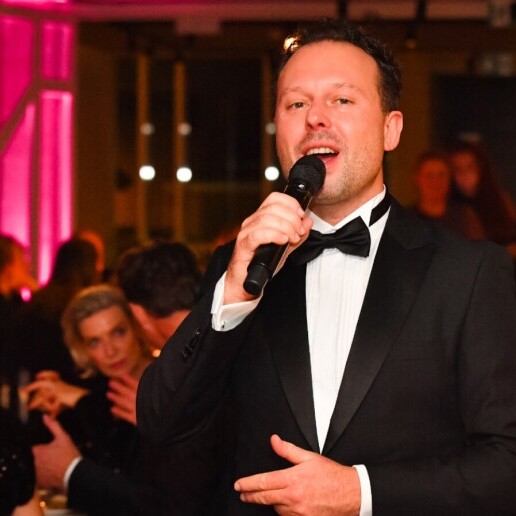 Singer (male) Amsterdam  (NL) 