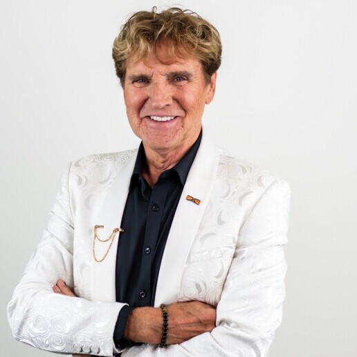 Singer (male) Tilburg  (NL) 