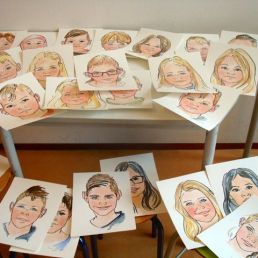 Artist Castricum  (NL) Realistic portraits on schools