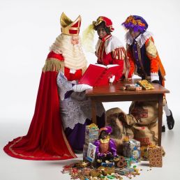 Professional Sinterklaas with pieten