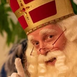 De echte Sinterklaas met 2 Pieten