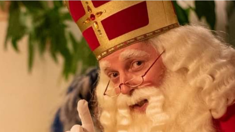 Triviaal diefstal Luik De echte Sinterklaas met 2 Pieten Boeken? Direct op ShowBird.com!