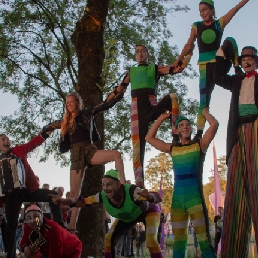 Cirque Colourique: Parade