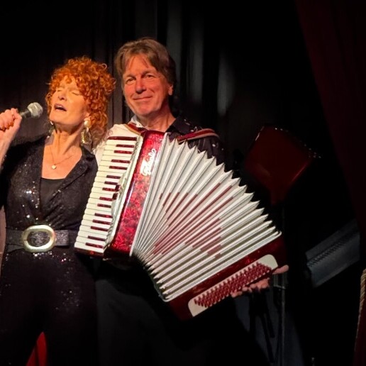 Singer (female) Amsterdam  (NL) 